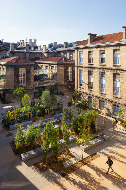 Dossier de presse | 1040-01 - Communiqué de presse | Cour Leyteire - Martin Duplantier Architectes - Architecture de paysage - Crédit photo : Arthur Péquin