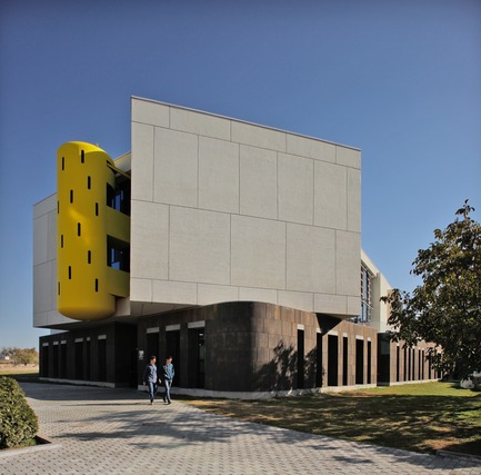 Dossier de presse | 3807-01 - Communiqué de presse | Ayb Middle School - Storaket Architectural Studio - Architecture institutionnelle - Crédit photo : Sona Manukyan &amp; Ani Avagyan&nbsp;<br>