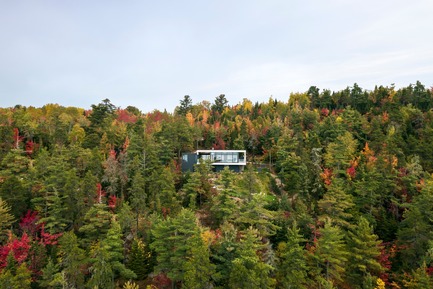 Dossier de presse | 2263-03 - Communiqué de presse | Résidence Le Nid : surplomb sur le fleuve Saint-Laurent - Anne Carrier Architectes - Architecture résidentielle - Crédit photo : Maxime Brouillette