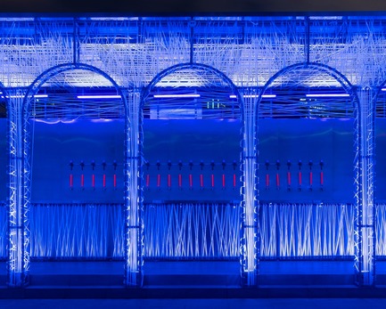 Dossier de presse | 3849-01 - Communiqué de presse | Hacking visual perception, Alberto Caiola cross-pollinates classical archetypes with virtual hues - Alberto Caiola Studio - Design d’intérieur commercial - Crédit photo : Dirk Weiblen