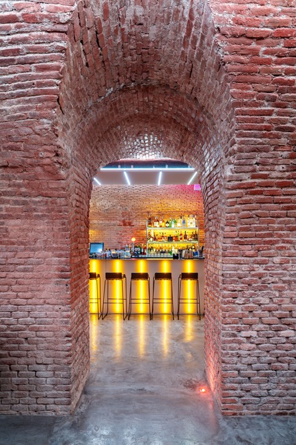 Dossier de presse | 3724-04 - Communiqué de presse | Bala Perdida Club - EL EQUIPO CREATIVO - Design d’intérieur commercial - Crédit photo : Adrià Goula