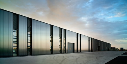 Dossier de presse | 2613-02 - Communiqué de presse | PRATIC 2.0 - GEZA - Gri e Zucchi Architettura srl - Architecture industrielle -  	 	 	    The building is infused with a strong desire of simplicity - Crédit photo : Javier Callejas
