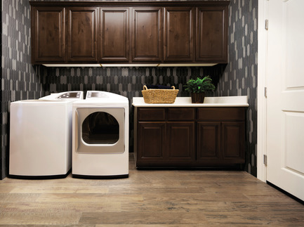 Dossier de presse | 3936-01 - Communiqué de presse | Laurie Smith from Trading Spaces presents MOOD Collection with Atlas Concorde USA at Coverings April 9-12, 2019 - Atlas Concorde USA - Évènement + Exposition - MOOD Traditional Laundry Room, Atlas Concorde USA.<br> - Crédit photo : Atlas Concorde USA.<br>