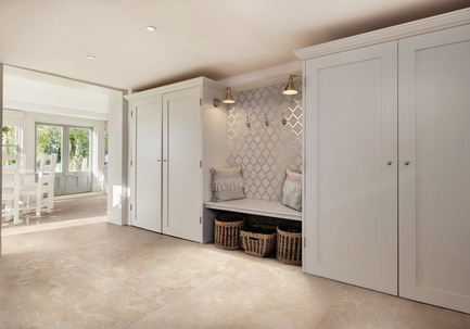 Dossier de presse | 3936-01 - Communiqué de presse | Laurie Smith from Trading Spaces presents MOOD Collection with Atlas Concorde USA at Coverings April 9-12, 2019 - Atlas Concorde USA - Évènement + Exposition - MOOD Waterfront mudroom, Atlas Concorde USA<br> - Crédit photo : Atlas Concorde USA.<br>