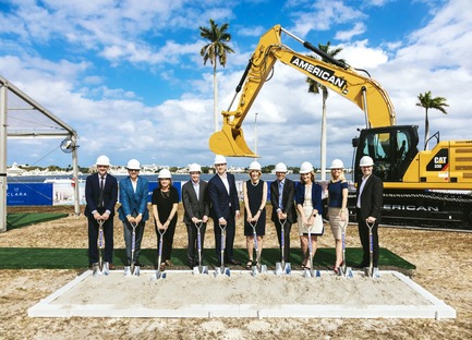 Press kit | 907-06 - Press release | La Clara Groundbreaking - Hariri Pontarini Architects - Residential Architecture - Groundbreaking Ceremony<br>From Left to Right: Aaron Knight, Siamak Hariri, Colleen Trabold, John Tonti, Niall Collins, Mayor Jeri Muio, Frank Trabold, Margaret Cullen, Amanda Wilson Watkins, Mike Kirchmair<br> - Photo credit: Nicholas Mele