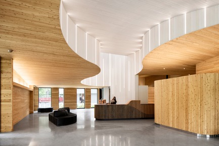 Dossier de presse | 774-10 - Communiqué de presse | L’Ordre des architectes du Québec dévoile les gagnants de ses Prix d’excellence en architecture 2019 - Ordre des architectes du Québec (OAQ) - Concours - CentrededecouverteBoucherville_SVA - Crédit photo :         Adrian Williams
