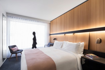 Dossier de presse | 774-10 - Communiqué de presse | L’Ordre des architectes du Québec dévoile les gagnants de ses Prix d’excellence en architecture 2019 - Ordre des architectes du Québec (OAQ) - Concours - Hotel Monville_ACDF - Crédit photo :         Adrien Williams
