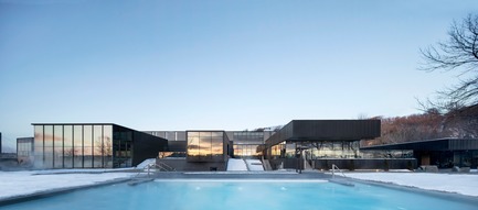 Dossier de presse | 774-10 - Communiqué de presse | L’Ordre des architectes du Québec dévoile les gagnants de ses Prix d’excellence en architecture 2019 - Ordre des architectes du Québec (OAQ) - Concours - StromSpaVieux-Quebec_LEMAYMICHAUD - Crédit photo : Adrien Williams