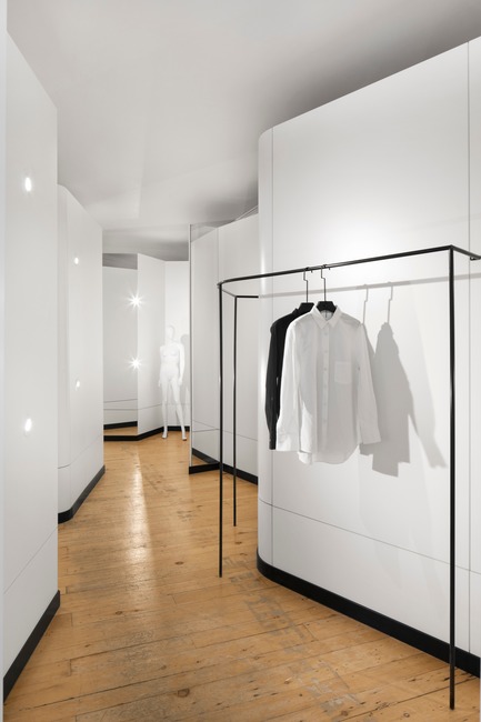 Press kit | 760-16 - Press release | VUJÀ DÉ: Creative Tension Between Form, Art, Structure and Fashion - Jean de Lessard, Designers Créatifs - Commercial Interior Design - Photo credit: Adrien Williams