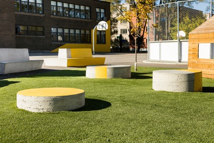 Press kit | 1299-03 - Press release | École Sainte-Anne - A new redesigned schoolyard - Taktik design - Institutional Architecture - Concrete outdoor furnitures - Photo credit: Maxime Brouillet
