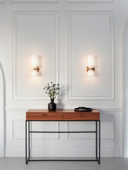 Press kit | 1665-03 - Press release | Lightmaker Studio Reimagines the Wall Sconce at ICFF 2019 in New York City - Lightmaker Studio - Lighting Design - Edie Sconce - Photo credit: Lisa Petrole