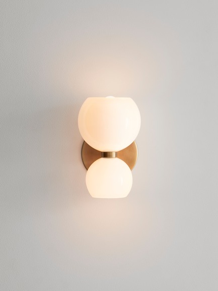 Press kit | 1665-03 - Press release | Lightmaker Studio Reimagines the Wall Sconce at ICFF 2019 in New York City - Lightmaker Studio - Lighting Design - Betty - Photo credit: Lisa Petrole
