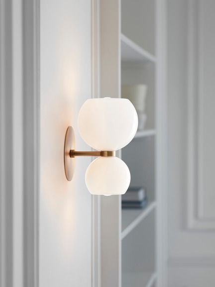 Press kit | 1665-03 - Press release | Lightmaker Studio Reimagines the Wall Sconce at ICFF 2019 in New York City - Lightmaker Studio - Lighting Design - Betty - Photo credit: Lisa Petrole