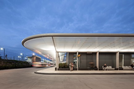 Dossier de presse | 3571-01 - Communiqué de presse | cepezed designs first self-sufficient bus station in The Netherlands - cepezed - Design urbain - Crédit photo : cepezed | Lucas van der Wee