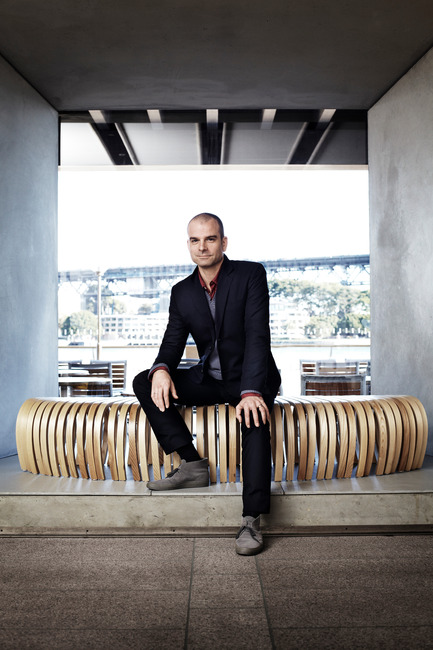 Dossier de presse | 1037-01 - Communiqué de presse | the Ribs Bench - DesignByThem - Design industriel