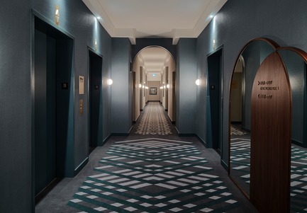 Press kit | 2718-02 - Press release | Kimpton Saint George Hotel - Mason Studio - Commercial Interior Design -  Elevator lobby and guestroom hallway  - Photo credit: Naomi Finlay
