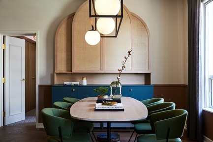 Press kit | 2718-02 - Press release | Kimpton Saint George Hotel - Mason Studio - Commercial Interior Design -  The Northern, presidential suite living area - Photo credit: Naomi Finlay