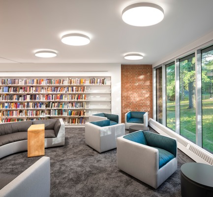 Press kit | 865-35 - Press release | Stimulate Idea Generation and Business Growth Through Well-Designed Collaborative Spaces - Lemay - Commercial Interior Design - Bishop’s University Learning Commons - Photo credit: Stephane Groleau