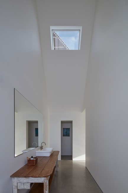 Press kit | 1914-01 - Press release | Hatley House - Pelletier de Fontenay in collaboration with François Abbott - Residential Architecture - Photo credit: James Brittain