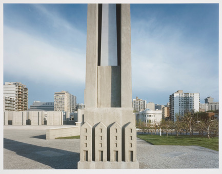 Dossier de presse | 756-05 - Communiqué de presse | Le CCA honore la mémoire de Melvin Charney, 1935-2012 - Centre Canadien d’Architecture (CCA) - Évènement + Exposition - Robert Burley, photographer / photographeThe Canadian Centre for Architecture Garden by Melvin Charney: View of the Obelisk-Chimney Allegorical Column showing the Arcade, the Orchard, and the Alcan Wing in the background/ Le jardin du Centre Canadien d’Architecture de Melvin Charney : Vue de la colonne allégorique l’Obélisque-cheminée montrant l’arcade, le verger et l’aile Alcan à l’arrière-plan1990chromogenic colour print / épreuve couleur chromogène37.3 x 48.3 cmPH1990:0145Collection CCA/CCA Collection© Robert Burley