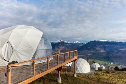 Press kit | 2757-09 - Press release | Montalba Architects Masterfully Conjurs Small Projects with Big Ideas - Montalba Architects - Art -       At the eco-luxury resort Whitepod, eighteen individual Zen Pods-- hotel-suites-in-a-pod--immerse guests in the unique experience of the alpine landscape.      - Photo credit: Delphine Burtin