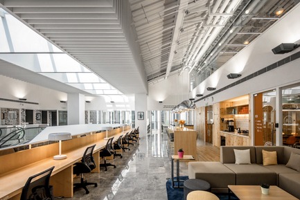 Dossier de presse | 3593-02 - Communiqué de presse | SOHO 3Q Coworking Spaces:the Story of Creating the First CoworkingSpaces in China - anySCALE Architecture Design - Design d’intérieur commercial - SOHO 3Q FUXING PLAZA E&nbsp;  - Crédit photo : Jerry Yin