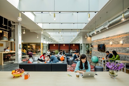 Dossier de presse | 3593-02 - Communiqué de presse | SOHO 3Q Coworking Spaces:the Story of Creating the First CoworkingSpaces in China - anySCALE Architecture Design - Design d’intérieur commercial - SOHO 3Q FUXING PLAZA D  - Crédit photo : Jerry Yin