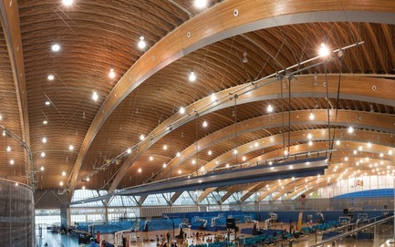 Press kit | 1615-05 - Press release | The Illuminating Engineering Society of BC announces its 2019 ‘Vision Award’ recipients - IESBC - Lighting Design - Before photo - The Richmond Olympic Oval is a large multi-use indoor sports facility with nineteen activity zones comprised of ice rinks, basketball courts, running tracks, and indoor soccer areas within an open space.     Lighting was provided by three hundred 750 watt metal halide acrylic domed highbays, which required costly annual relamping to maintain consistent illumination levels.&nbsp;&nbsp;   - Photo credit: Rod Preston