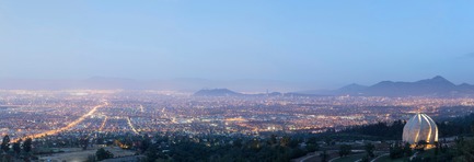 Press kit | 907-07 - Press release | RAIC Shortlist - Bahá’í Temple of South America - Hariri Pontarini Architects - Competition - Panoramic of Temple Looking Over Santiago - Photo credit: Sebastián Wilson León