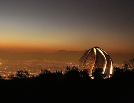 Press kit | 907-07 - Press release | RAIC Shortlist - Bahá’í Temple of South America - Hariri Pontarini Architects - Competition - Temple at Night - Photo credit:  Hariri Pontarini Architects 