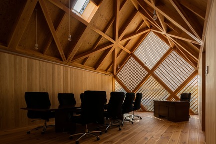 Dossier de presse | 3544-01 - Communiqué de presse | Tomioka Chamber of Commerce and Industry - Tezuka Architects - Architecture institutionnelle - Crédit photo : Katsuhisa Kida/FOTOTECA