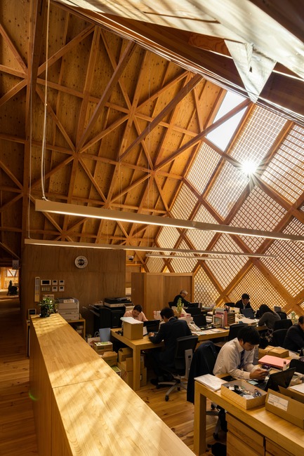 Dossier de presse | 3544-01 - Communiqué de presse | Tomioka Chamber of Commerce and Industry - Tezuka Architects - Architecture institutionnelle - Crédit photo : Katsuhisa Kida/FOTOTECA