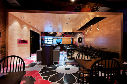 Dossier de presse | 760-05 - Communiqué de presse | Parfum de démesure Bistro japonais Kinoya - Jean de Lessard, Designers Créatifs - Design d’intérieur commercial - Crédit photo : M David Giral 