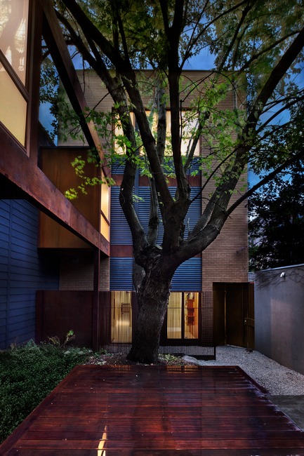 Press kit | 720-14 - Press release | Maison Atelier yh2 - yh2 - Residential Architecture - Photo credit: Francis Pelletier
