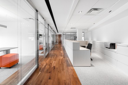 Dossier de presse | 1536-03 - Communiqué de presse | Gravel², bureau d’avocats - Luc Plante architecture + design - Design d’intérieur commercial - Gravel², bureau d’avocats par Luc Plante architecture + design - Crédit photo : Boyer média