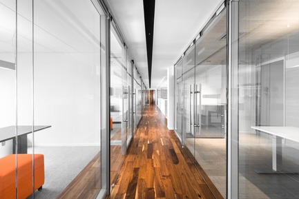 Dossier de presse | 1536-03 - Communiqué de presse | Gravel², bureau d’avocats - Luc Plante architecture + design - Design d’intérieur commercial - Gravel², bureau d’avocats par Luc Plante architecture + design - Crédit photo : Boyer média