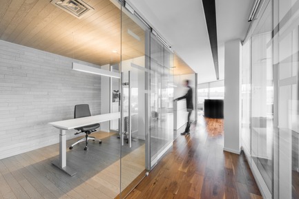 Dossier de presse | 1536-03 - Communiqué de presse | Gravel², bureau d’avocats - Luc Plante architecture + design - Design d’intérieur commercial - Gravel², bureau d’avocats par Luc Plante architecture + design - Crédit photo : Boyer média