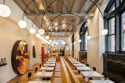 Dossier de presse | 1180-03 - Communiqué de presse | BlazysGérard signe l’aménagement du restaurant Dandy:quand sobriété rime avec raffinement - BlazysGérard - Design d’intérieur commercial - Crédit photo : Adrien Williams