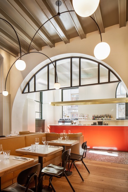 Dossier de presse | 1180-03 - Communiqué de presse | BlazysGérard signe l’aménagement du restaurant Dandy:quand sobriété rime avec raffinement - BlazysGérard - Design d’intérieur commercial - Crédit photo : Adrien Williams