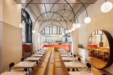Dossier de presse | 1180-03 - Communiqué de presse | BlazysGérard signe l’aménagement du restaurant Dandy:quand sobriété rime avec raffinement - BlazysGérard - Design d’intérieur commercial - Crédit photo : Adrien Williams
