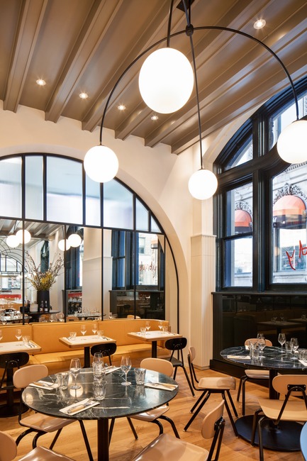 Dossier de presse | 1180-03 - Communiqué de presse | BlazysGérard signe l’aménagement du restaurant Dandy:quand sobriété rime avec raffinement - BlazysGérard - Design d’intérieur commercial - Crédit photo : Adrien Williams