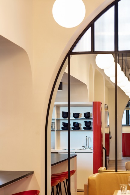 Dossier de presse | 1180-03 - Communiqué de presse | BlazysGérard signe l’aménagement du restaurant Dandy:quand sobriété rime avec raffinement - BlazysGérard - Design d’intérieur commercial - Crédit photo : Adrien Williams