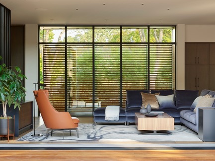 Dossier de presse | 1733-05 - Communiqué de presse | Palo Alto Residence - Studio VARA - Architecture résidentielle - Texture, color, and furnishings are meticulously layered piece by piece to ensure they fit seamlessly, and every object is given enough space, resulting in a home that feels rich, spacious, and elegant.&nbsp; - Crédit photo : Matthew Millman Photography&nbsp;