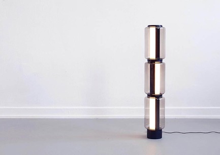 Dossier de presse | 2704-07 - Communiqué de presse | Call for Entries: the Starting Signal for the 17th Pure Talents Contest of imm cologne - imm cologne 2020, Koelnmesse GmbH - Évènement + Exposition - Winner of the first prize at the Pure Talents Contest 2019: Light divided by three! Baschnja by Ilja Huber is a three-part lamp that uses the 360° rotation of its individual segments to provide both direct and indirect light. Stacked one on top of the other, the three battery-powered elements are charged via the base unit and can then be positioned separately anywhere in the room.&nbsp; - Crédit photo : Ilja Huber; Koelnmesse