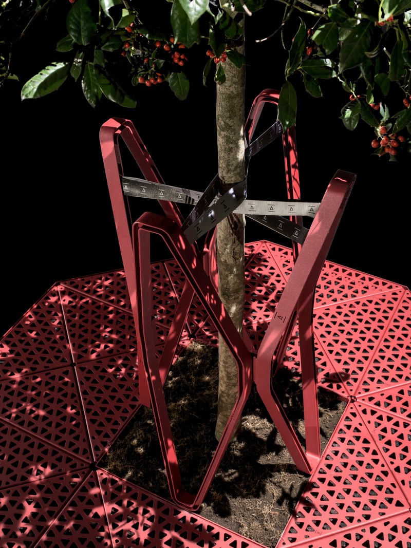Press kit | 3937-01 - Press release | ARPINO wins RED DOT Award Best of the Best - Urban Design - ARPINO Design - Product - <p>Tree Grille OXS</p> - Photo credit:  Paulo Carvalho – www.paulocarvalhophotographer.com 