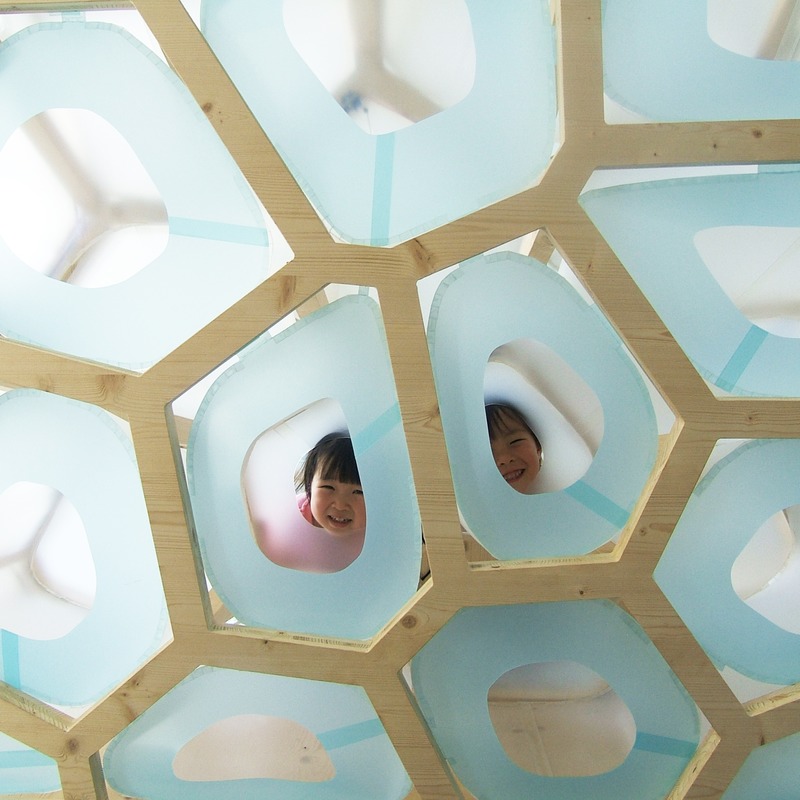Press kit | 875-04 - Press release | Award-Winning Project:Porous Manifold as a Japanese Tearoom - Ryumei Fujiki + Yukiko Sato / F.A.D.S + Fujiki Studio, KOU::ARC - Event + Exhibition - Smiles of Children - Photo credit: Fujiki Studio