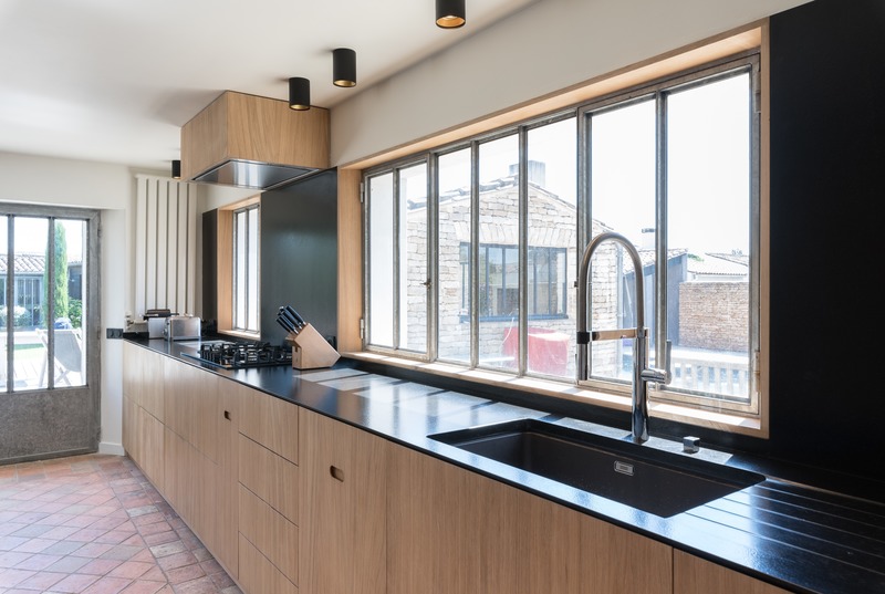 Press kit | 2180-03 - Press release | Seaside House - Martins | Afonso atelier de design - Residential Interior Design - Kitchen - Photo credit: Mickaël Martins Afonso