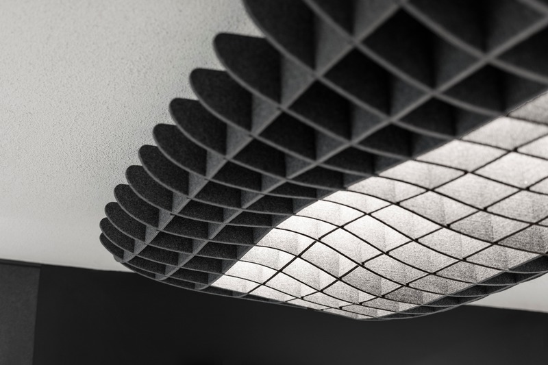 Press kit | 1299-04 - Press release | A bold transformation, a professional and innovative environment - Taktik design - Institutional Architecture - Acoustic Cloud - Photo credit: Maxime Brouillet