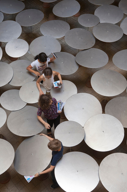 Dossier de presse | 982-03 - Communiqué de presse | Le septième Festival des Architectures Vives, un réel succès ! - Association Champ Libre - Festival des Architectures Vives (FAV) - Évènement + Exposition - NE DERANGEZ PAS MES CERCLES - Crédit photo : Festival des Architectures Vives