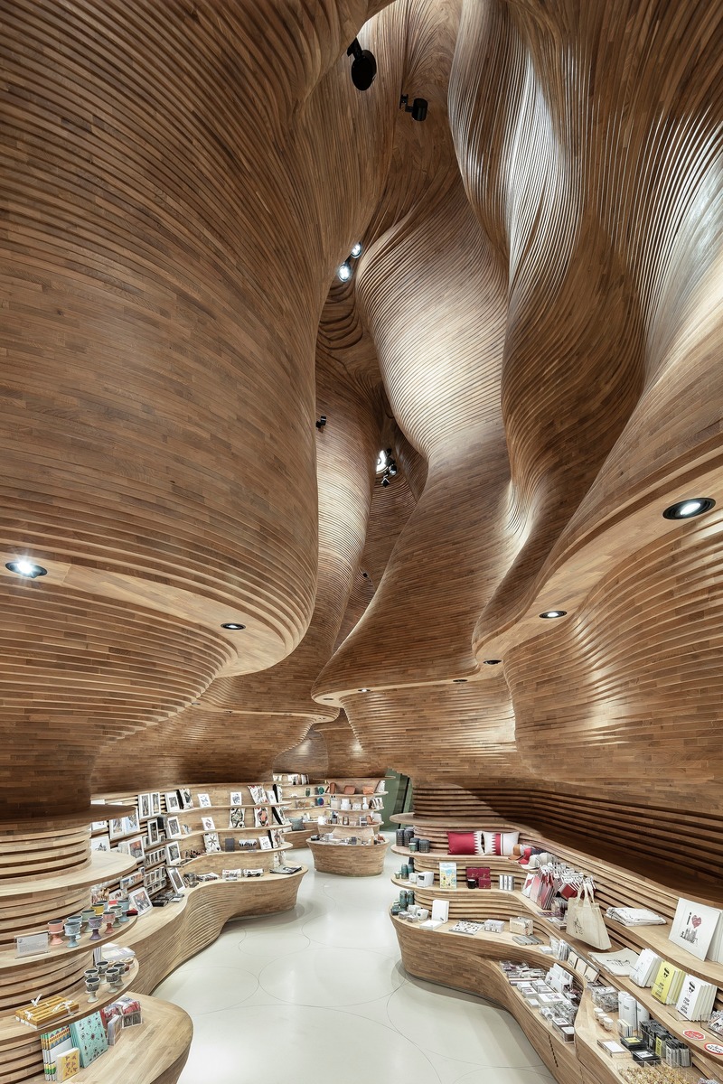Dossier de presse | 1080-29 - Communiqué de presse | INSIDE 2019 Shortlist Reveals most Insta-friendly Designs - INSIDE: World Festival of Interiors - Concours - Gift Shops of National Museum of Qatar by Koichi Takada Architects - Crédit photo : Tom Ferguson, Oscar Rialubin and Koichi Takada Architects
